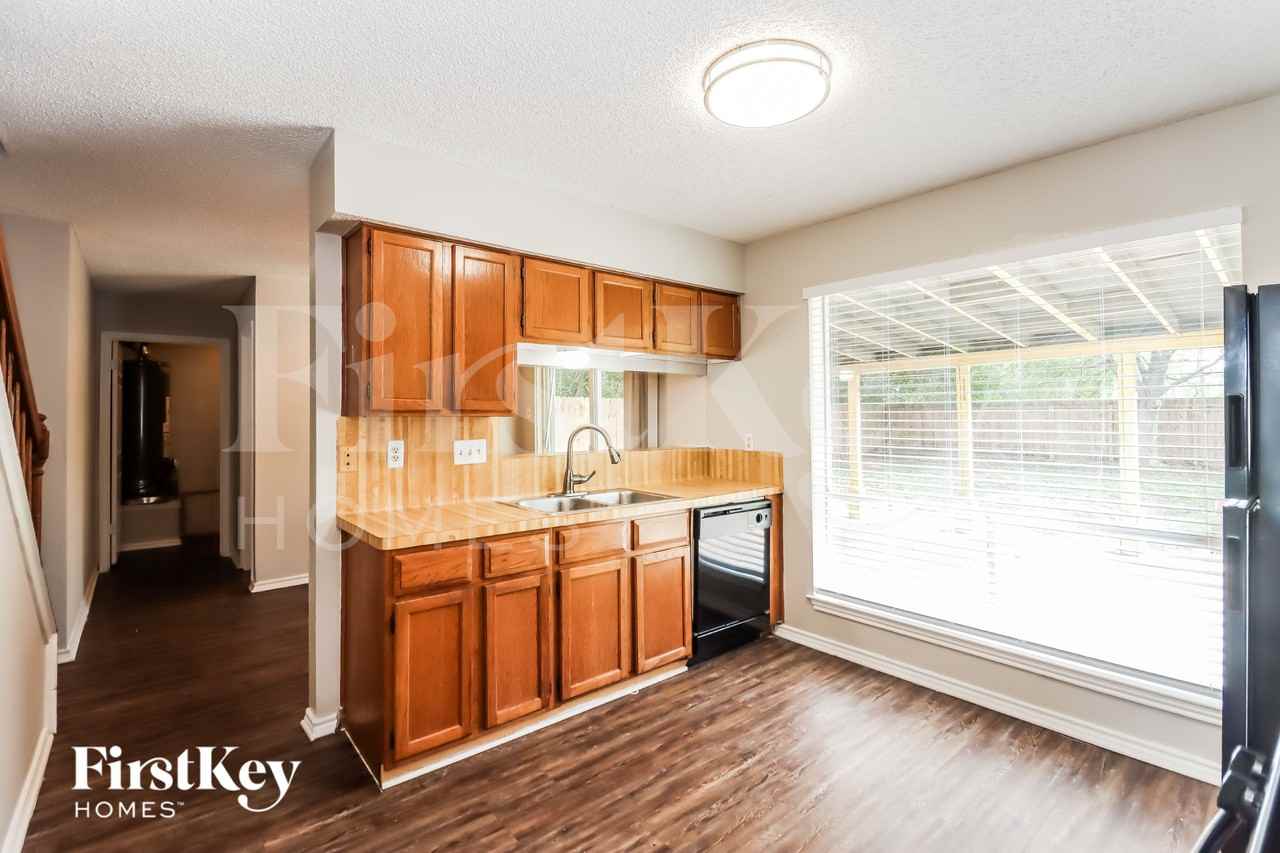 9631 Orangevale Dr - Photo 7 of 16
