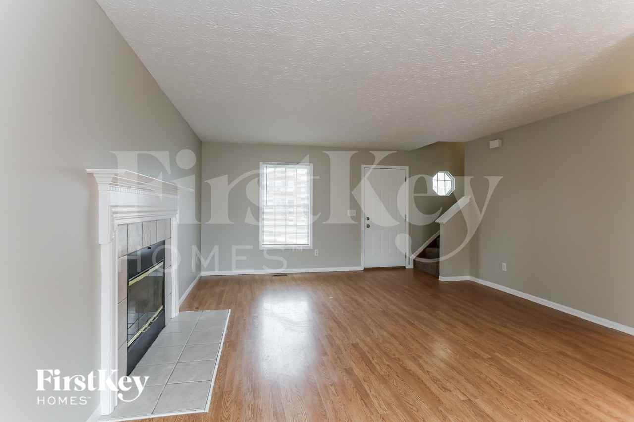 5842 Rothrock Ct - Photo 3 of 16