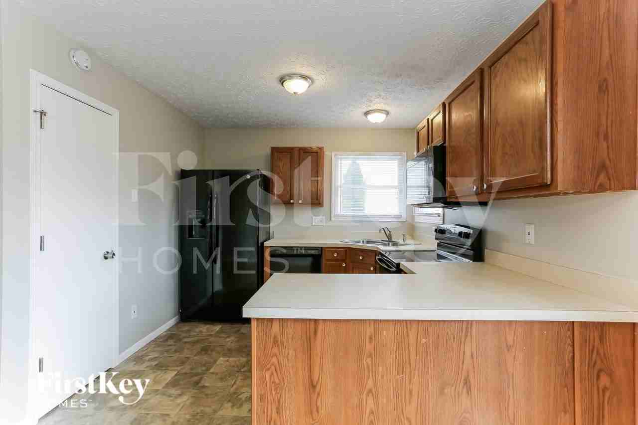 5842 Rothrock Ct - Photo 6 of 16