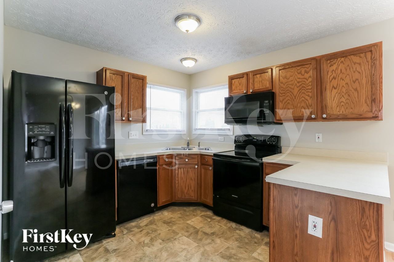 5842 Rothrock Ct - Photo 7 of 16