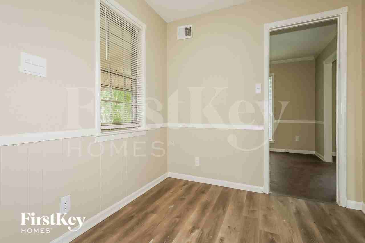 4832 Rolling Meadows Dr - Photo 5 of 19