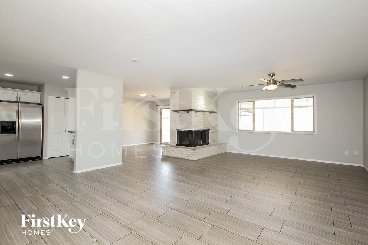 3940 W Solano Dr S - Photo 3 of 15