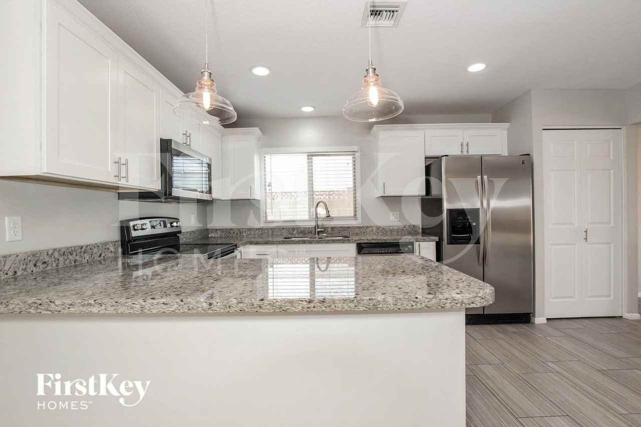 3940 W Solano Dr S - Photo 6 of 15