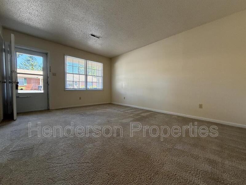 522 Davie Ave #C - Photo 3 of 13