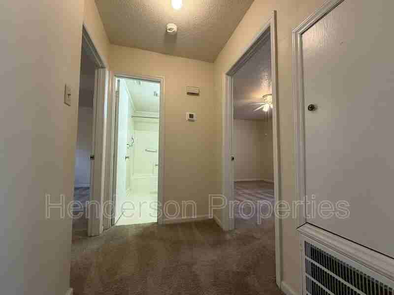 522 Davie Ave #C - Photo 6 of 13