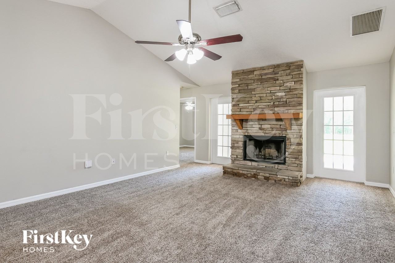 3085 Packard Ave - Photo 3 of 16