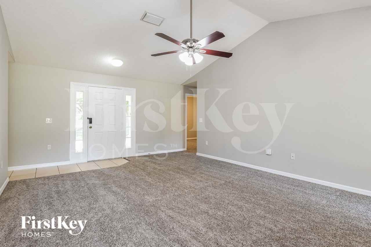 3085 Packard Ave - Photo 4 of 16
