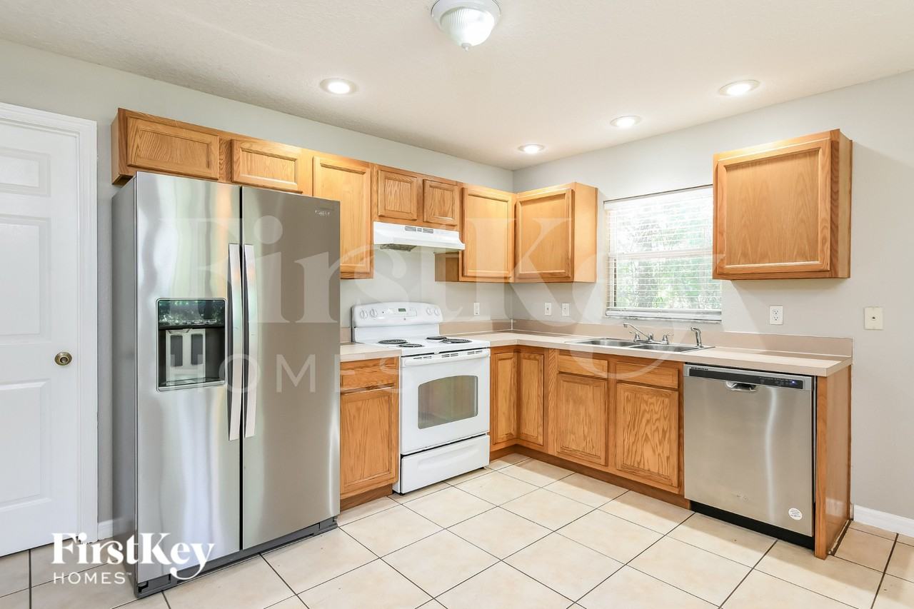 3085 Packard Ave - Photo 6 of 16