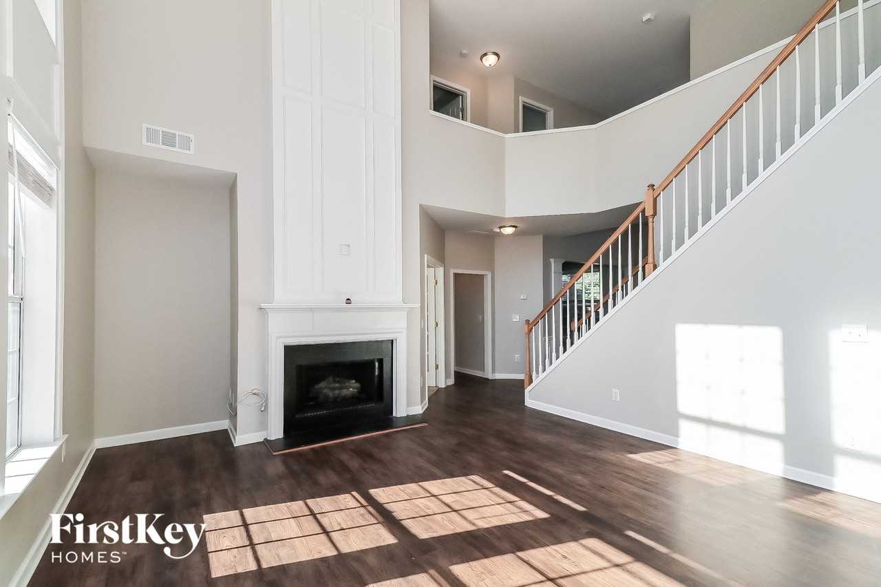 2633 Myrtlewood Ln Nw - Photo 4 of 14