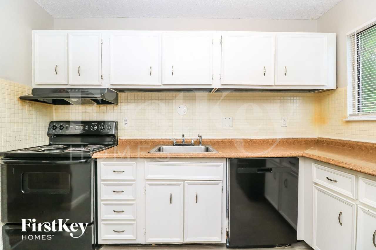 2489 Millvalley Dr - Photo 5 of 16