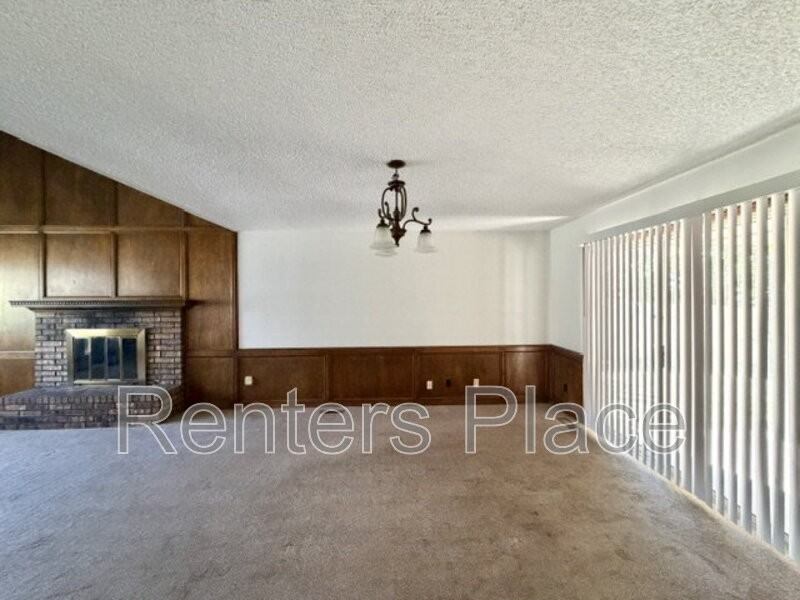 7148 S Canton Ave - Photo 5 of 23