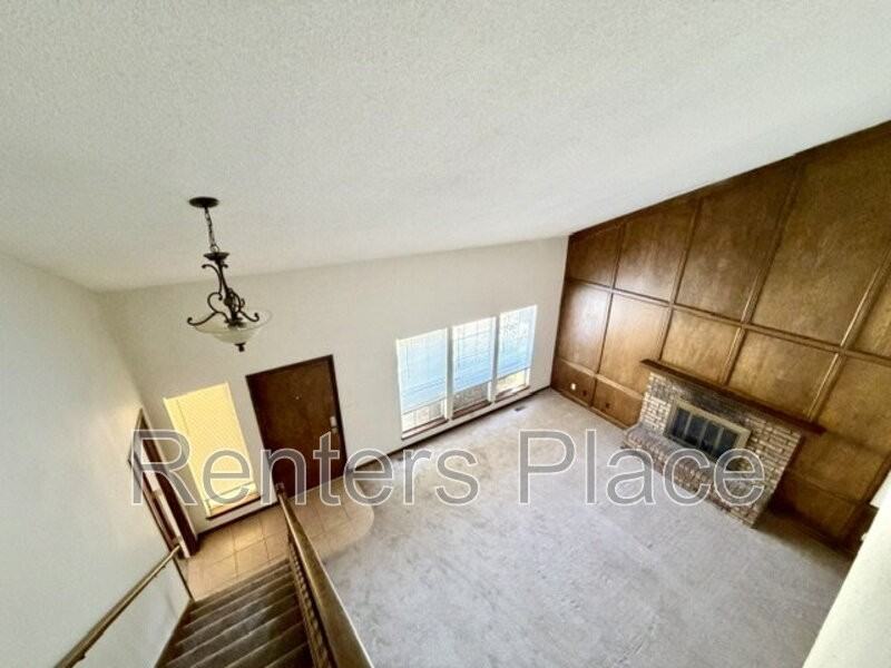 7148 S Canton Ave - Photo 7 of 23