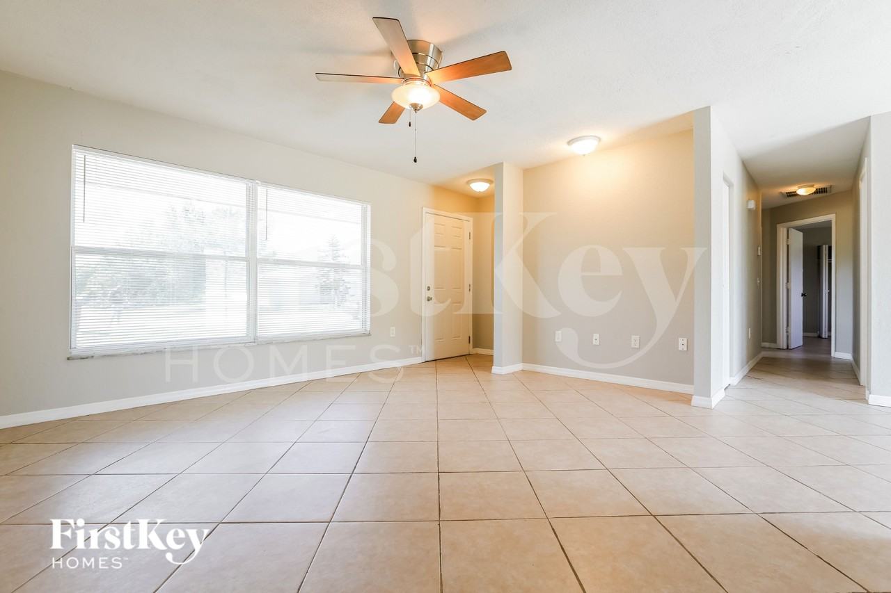 22376 New Rochelle Ave - Photo 3 of 16