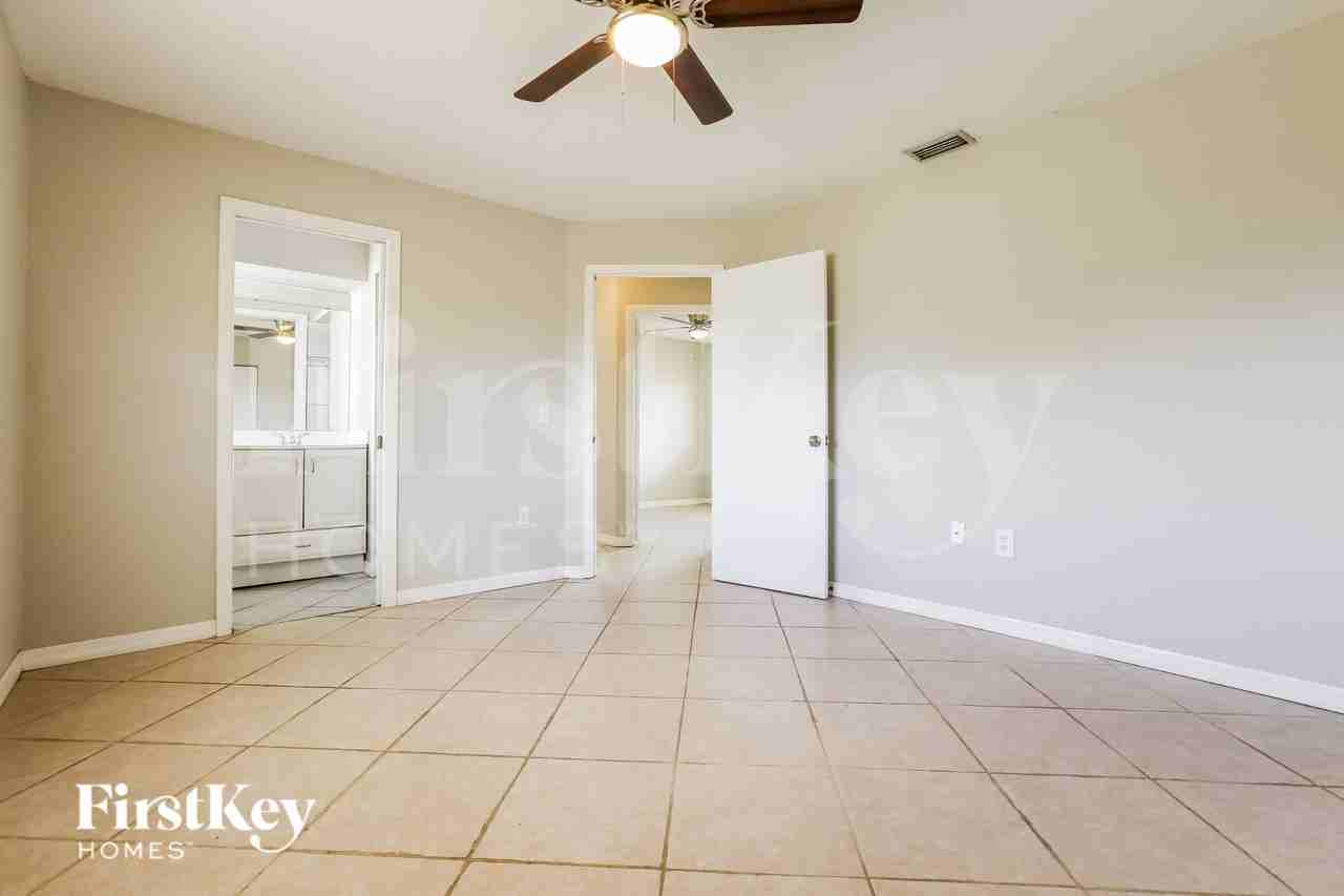 22376 New Rochelle Ave - Photo 7 of 16