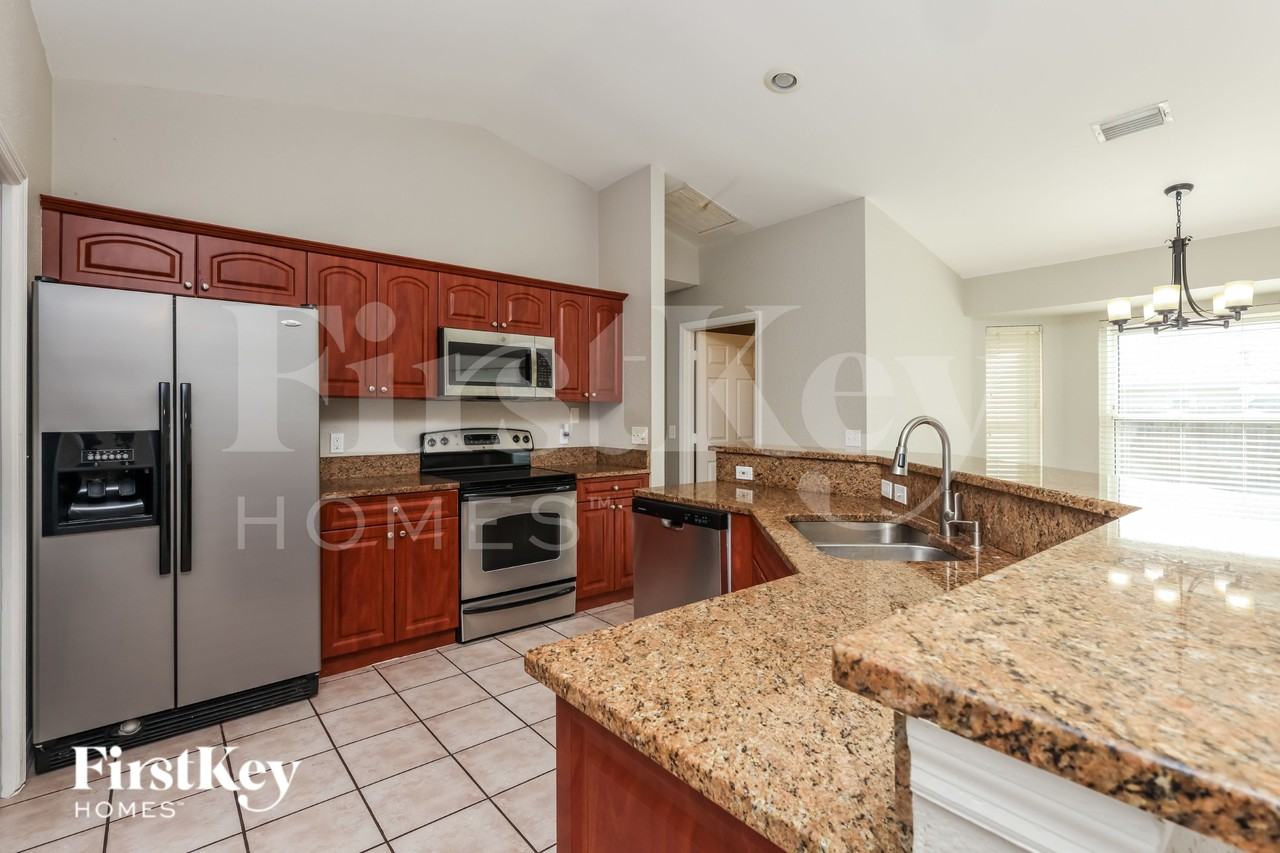 17421 Kentucky Rd - Photo 6 of 16