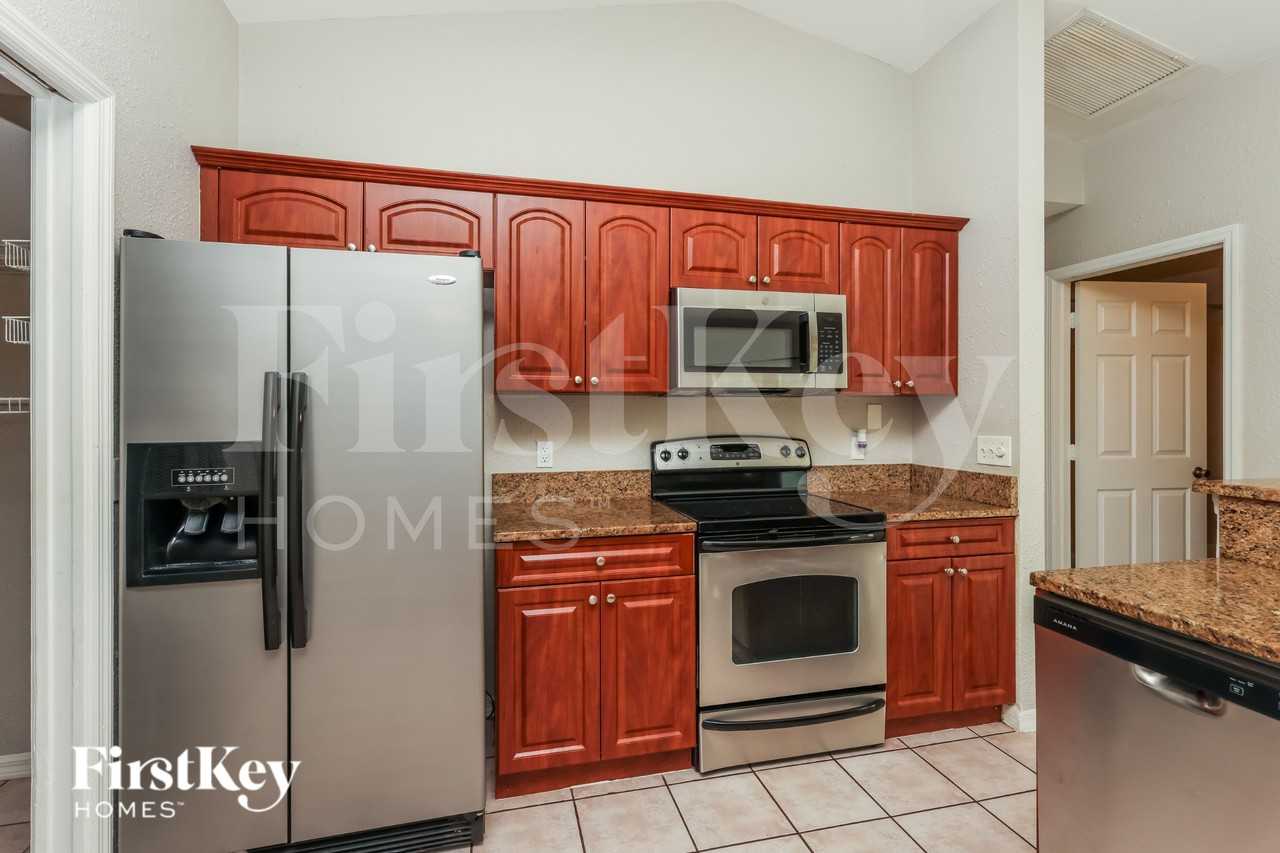 17421 Kentucky Rd - Photo 7 of 16