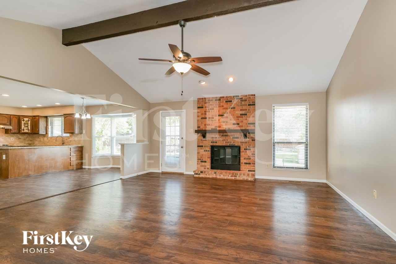 15426 Cousteau Dr - Photo 3 of 19