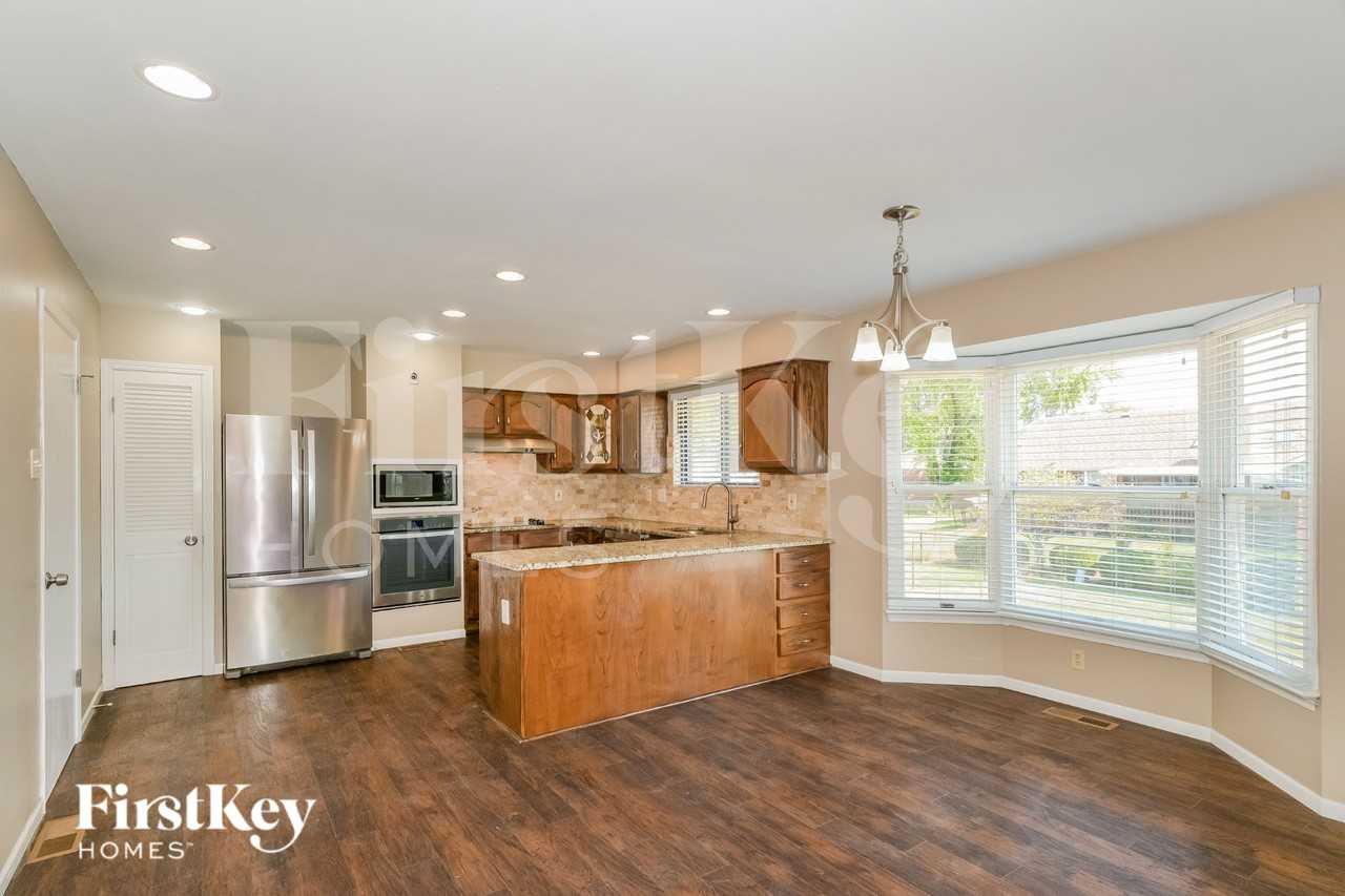 15426 Cousteau Dr - Photo 6 of 19
