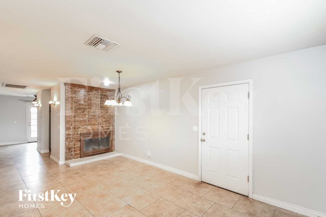 1520 W Bentley St - Photo 4 of 16