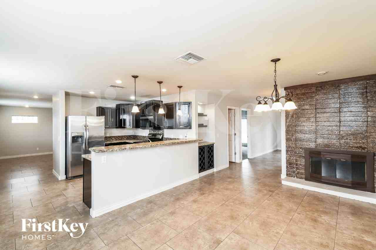 1520 W Bentley St - Photo 5 of 16