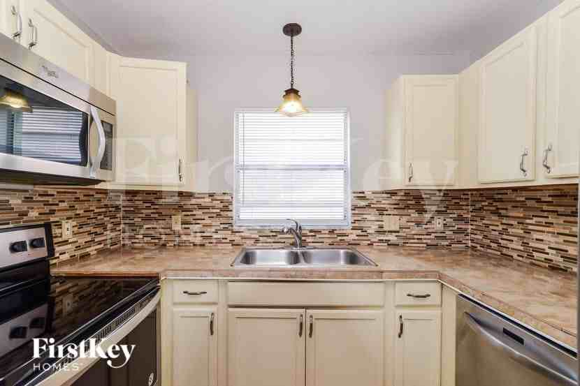 1175 Chambord Ct - Photo 7 of 19