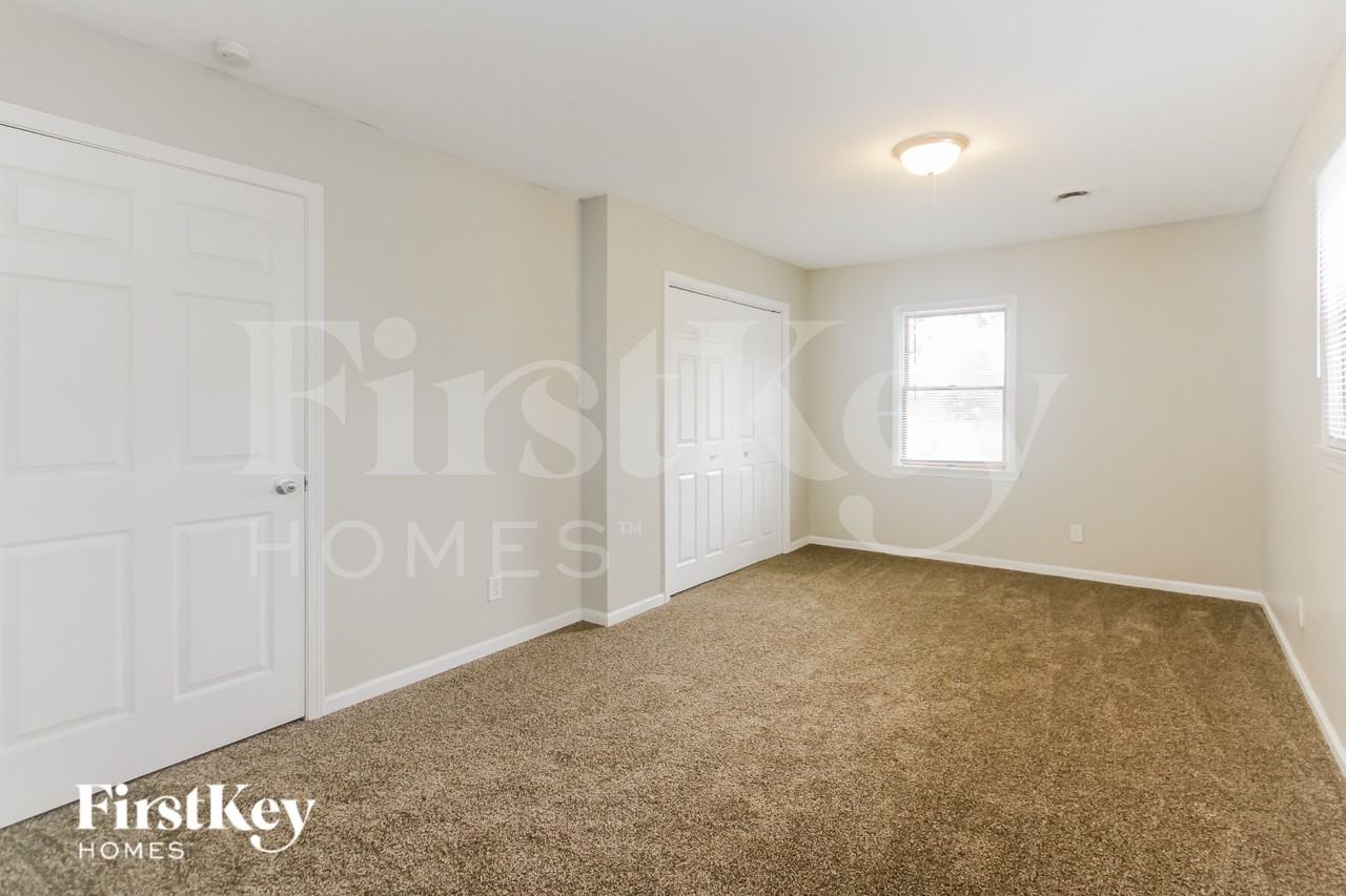 112 Lind Dr - Photo 6 of 16