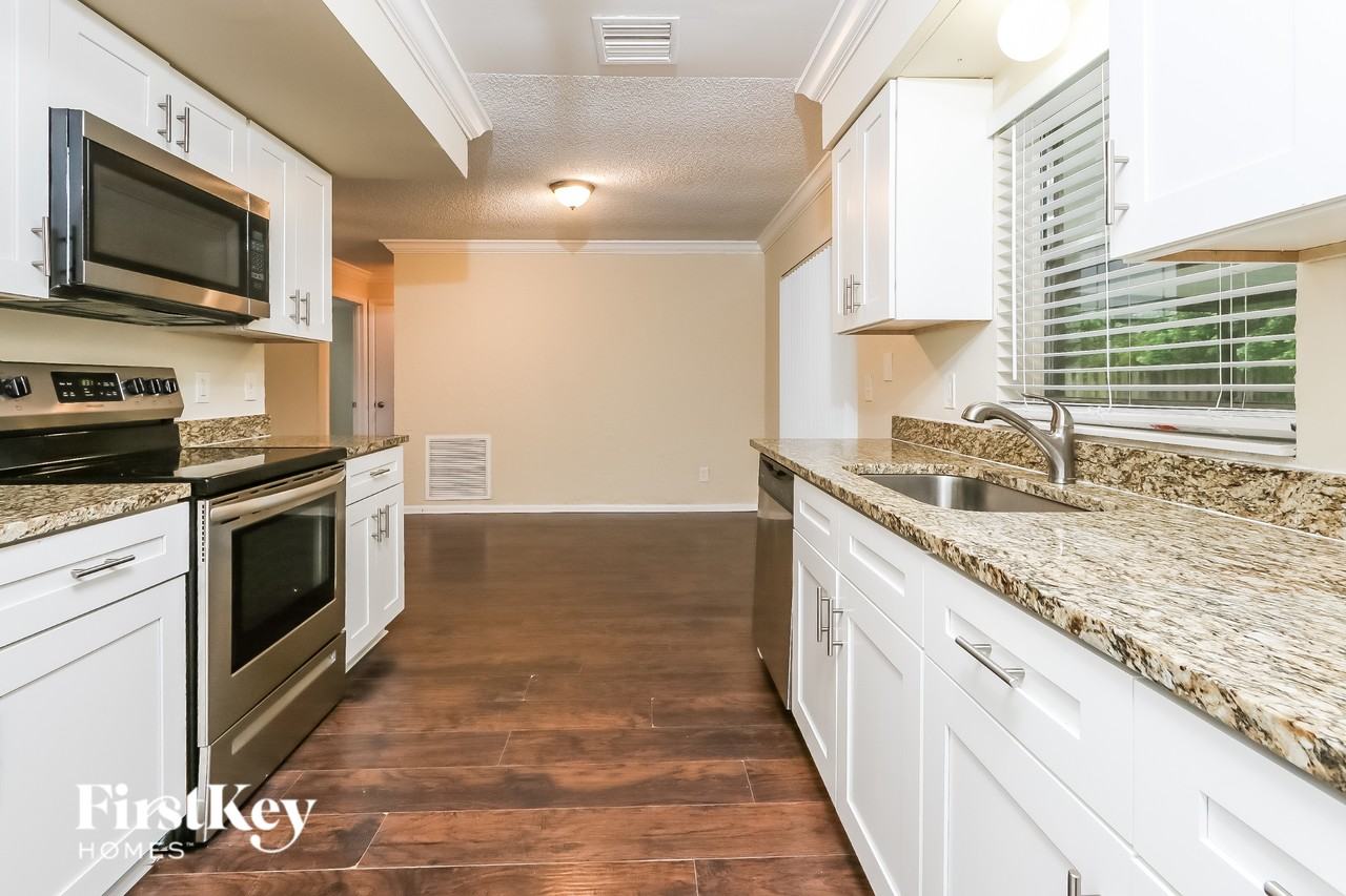 1035 Cameo Cir - Photo 7 of 16