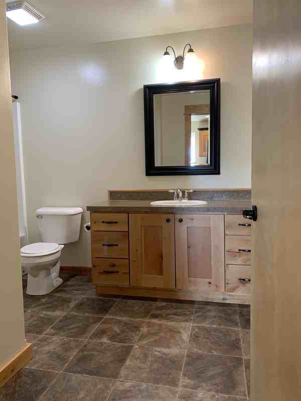 1037 Enterprise Dr - Photo 7 of 17