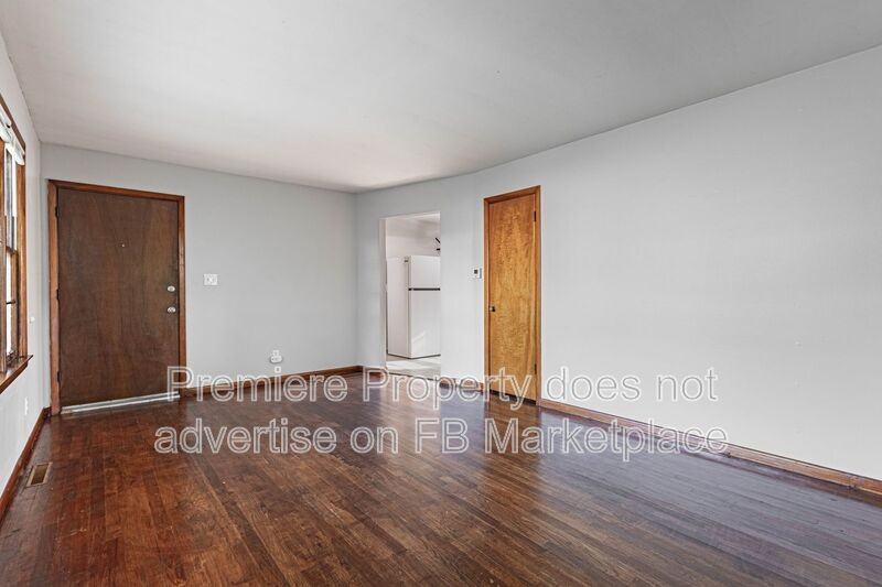 1139 1/2 S Haden St - Photo 4 of 9