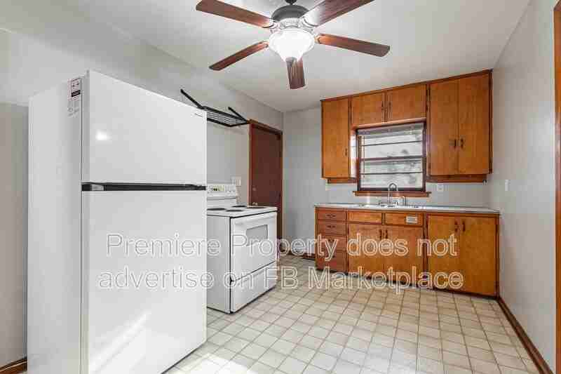 1139 1/2 S Haden St - Photo 5 of 9