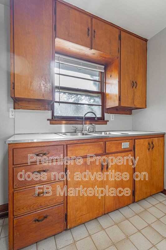 1139 1/2 S Haden St - Photo 6 of 9