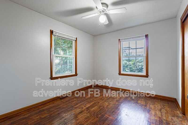 1139 1/2 S Haden St - Photo 7 of 9