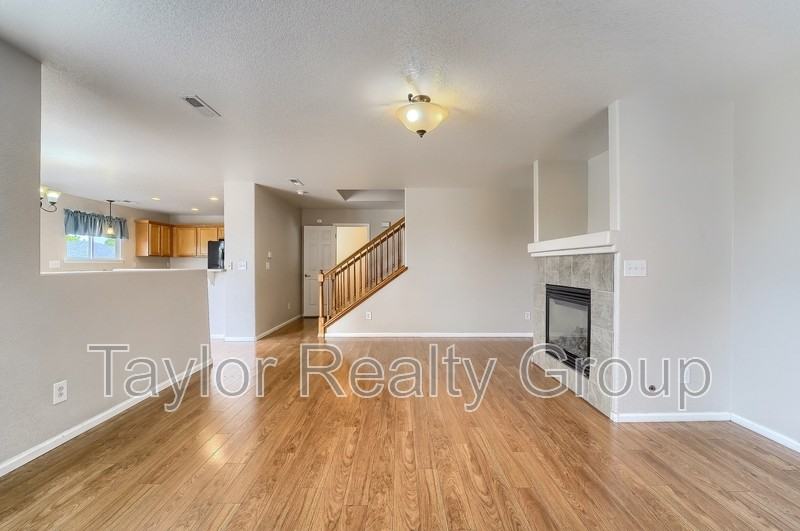 851 Ponderosa Ln - Photo 4 of 18