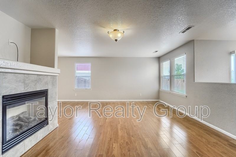 851 Ponderosa Ln - Photo 6 of 18