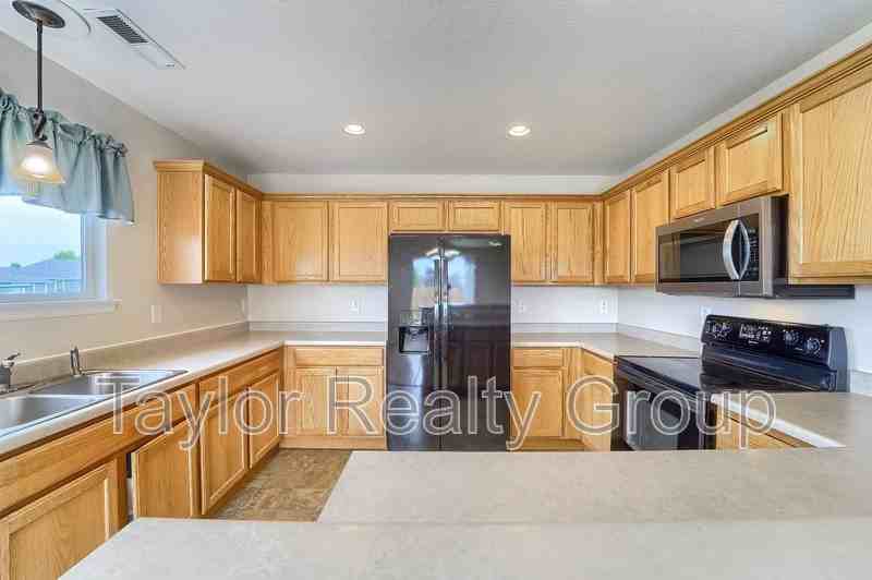 851 Ponderosa Ln - Photo 7 of 18