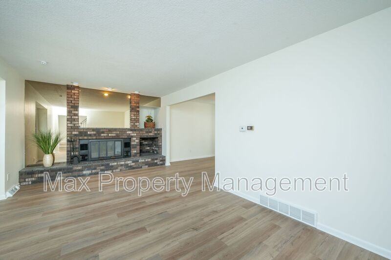 1484 Nw 91st St - Photo 5 of 27