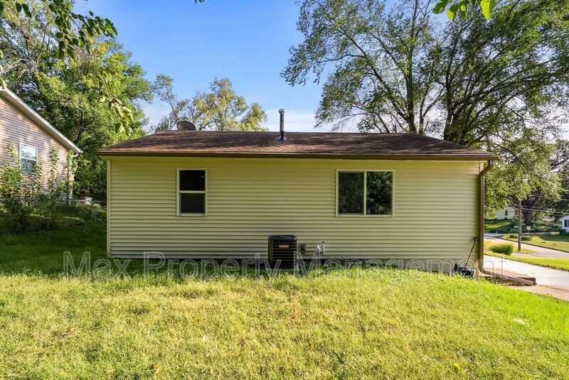 121 Thornton Ave - Photo 4 of 23