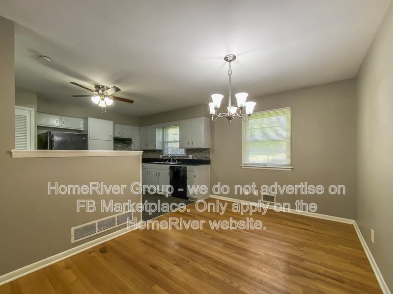 15212 E 43rd St S - Photo 5 of 21
