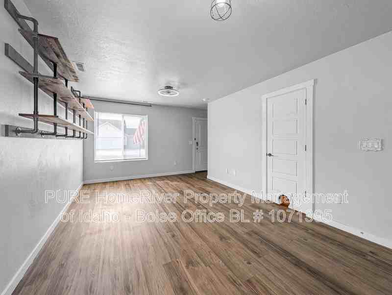 988 S Nautilus Ave - Photo 4 of 18