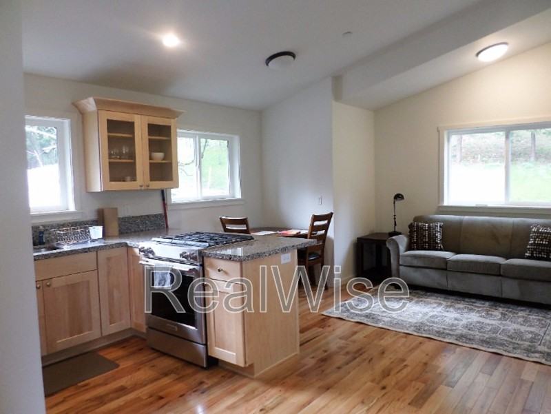 209 Granite St - Photo 4 of 13