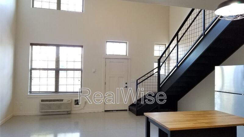738 W Antler Ave #4 - Photo 5 of 24