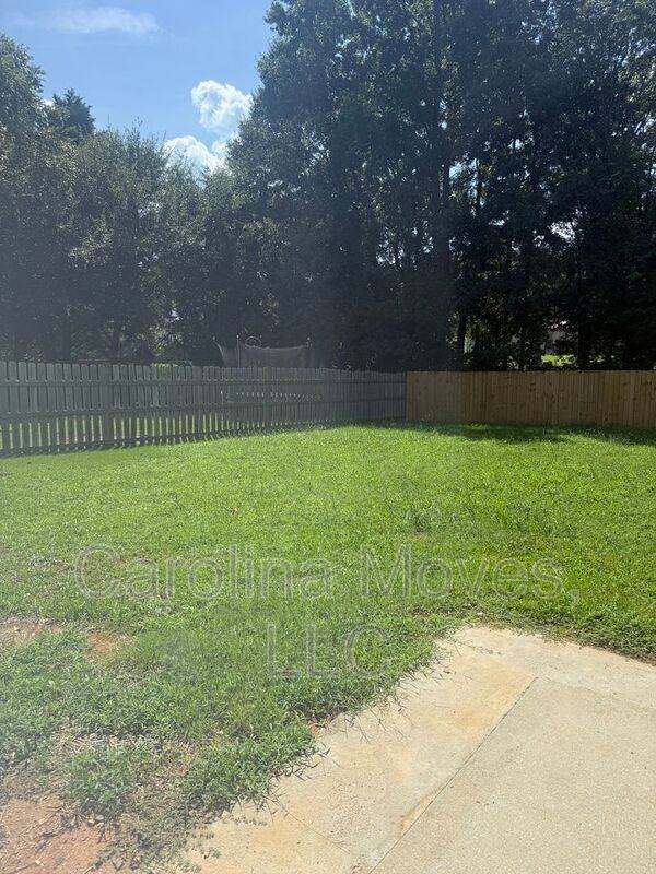 210 Morell Dr - Photo 3 of 23