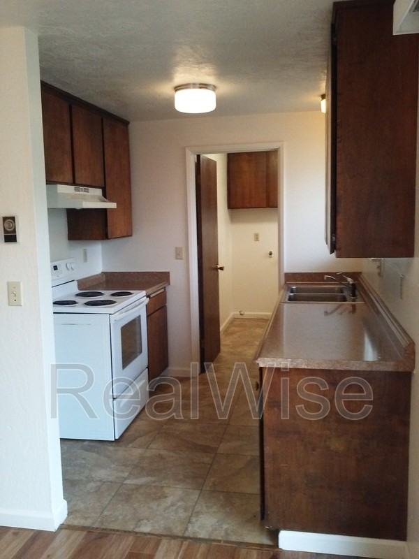 1125 Sw Bridge St #B - Photo 7 of 14