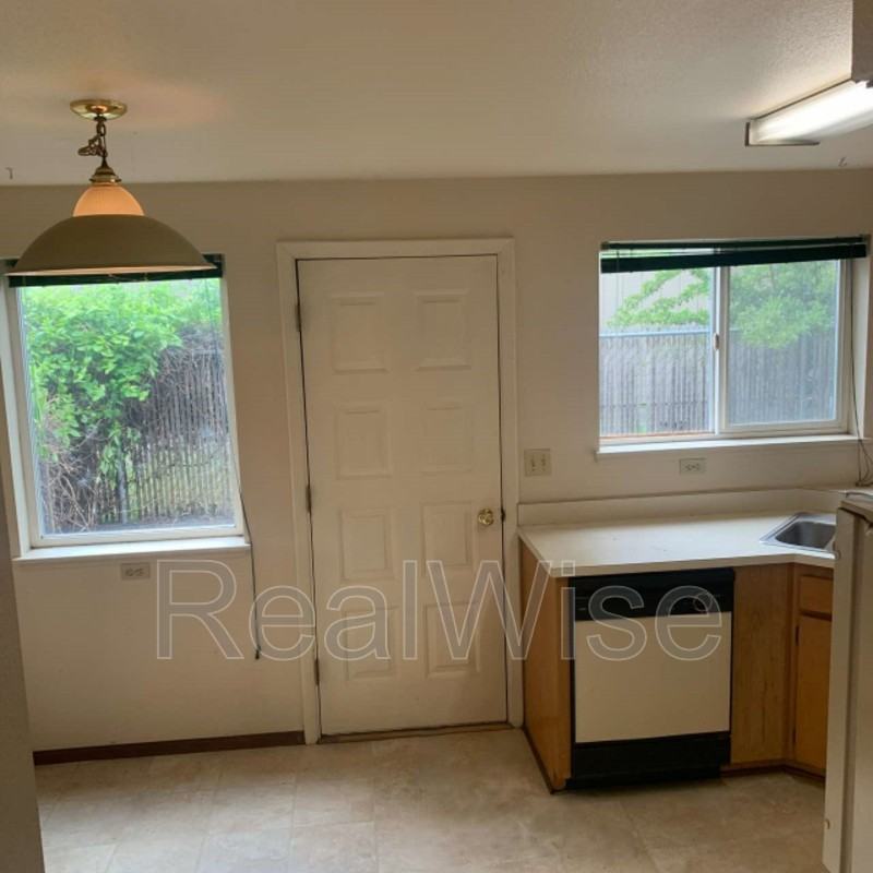 2170 Neill Rd #C - Photo 4 of 11