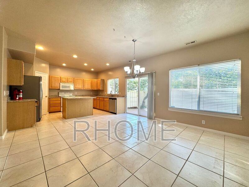 723 E Sandy Point Dr - Photo 6 of 26