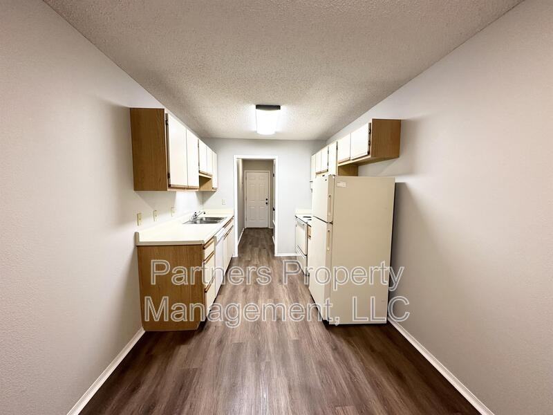 5704 Sara St - Photo 3 of 16