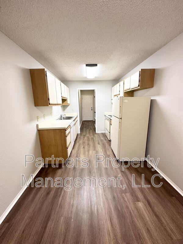 5704 Sara St - Photo 4 of 16