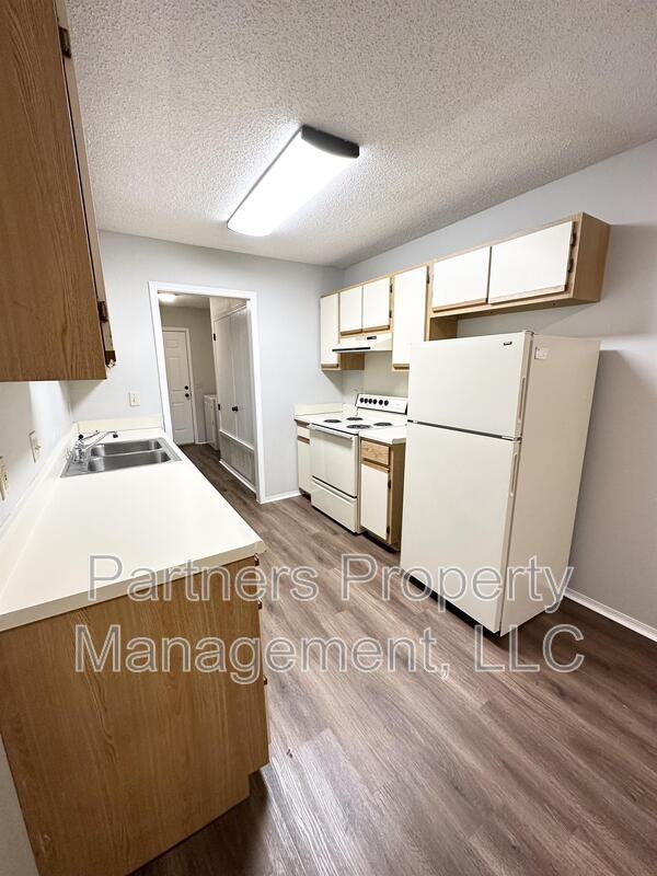 5704 Sara St - Photo 6 of 16