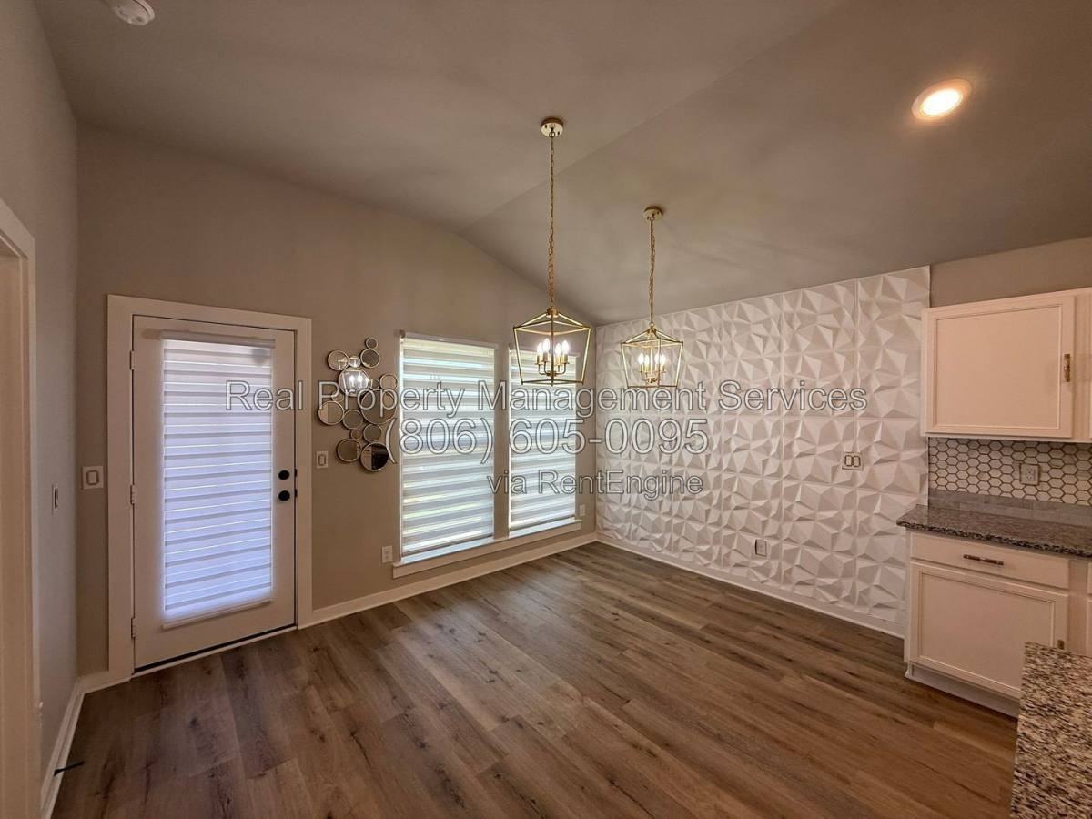 6932 9th St - Photo 3 of 10