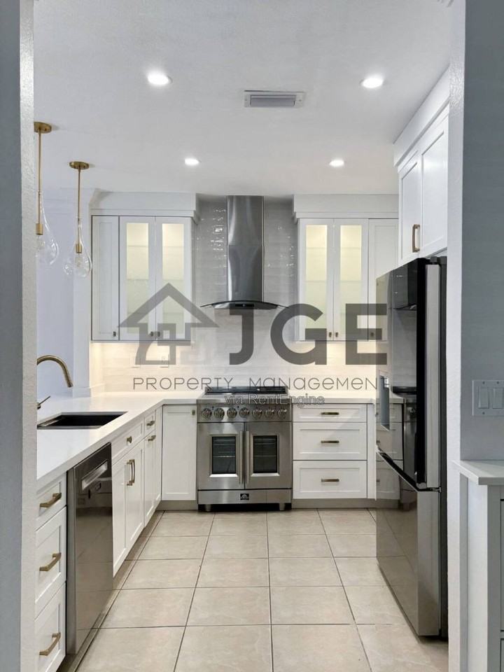 21436 Sw 86th Pl - Photo 3 of 10